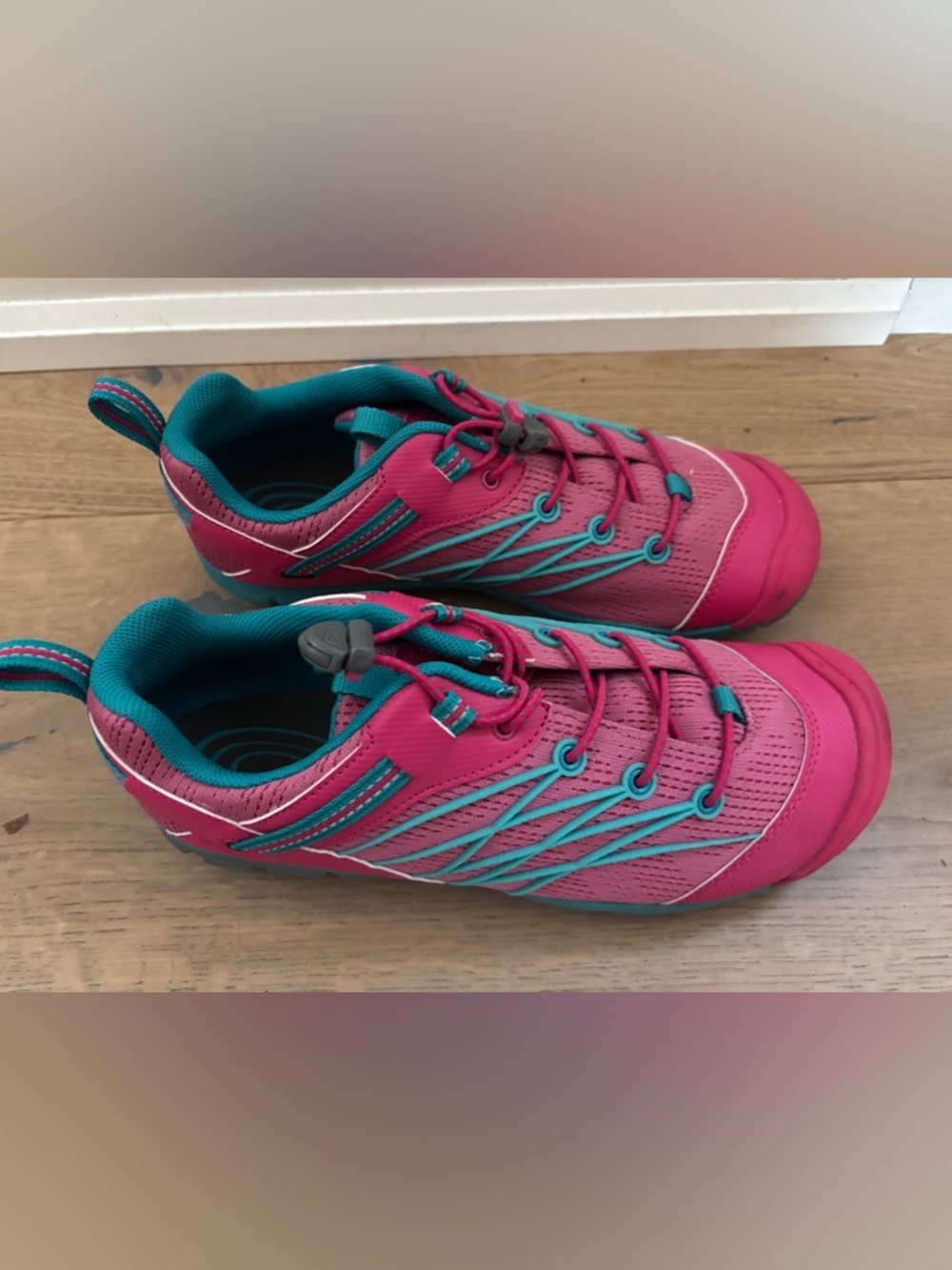 KEEN Chandler CNX Hiking Shoes, Magenta and Blue, 7